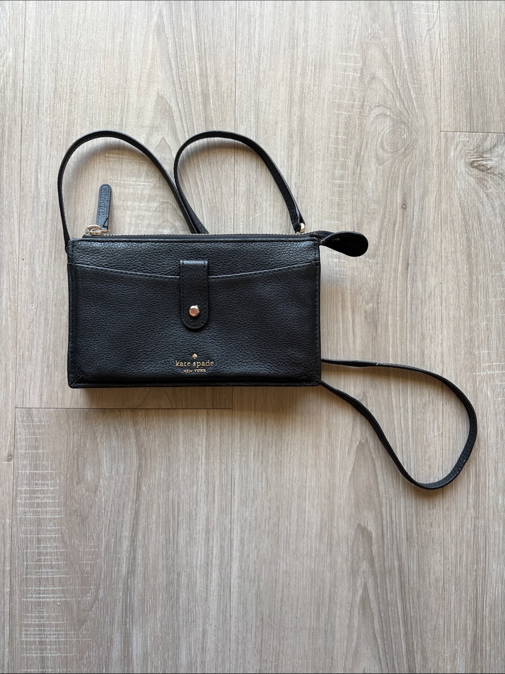 Kate Spade New York Jackson Small Tab Crossbody Wallet With Gold Hardware